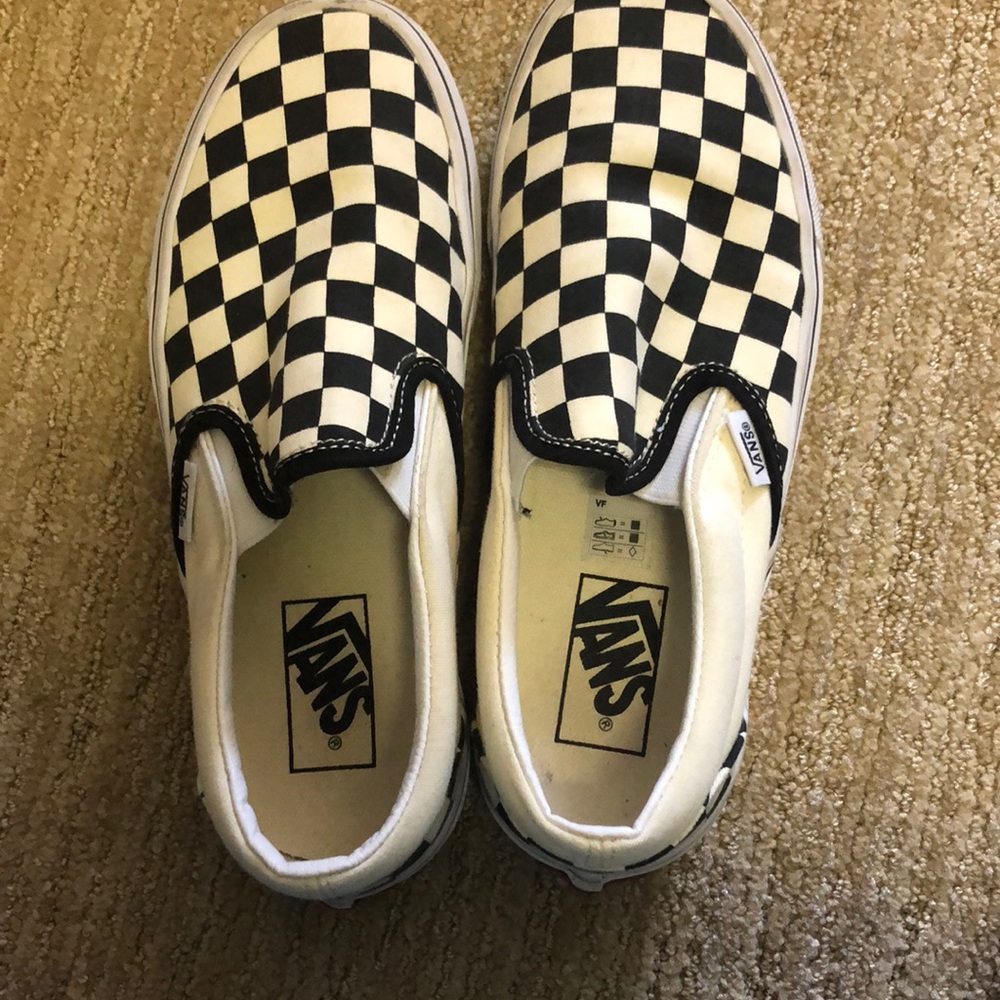 guc checkered vans